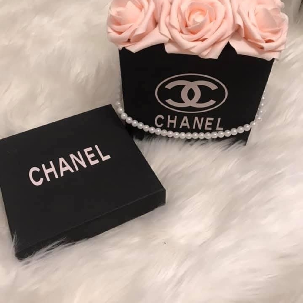 CC Small  Black Box with Soft Pink Roses